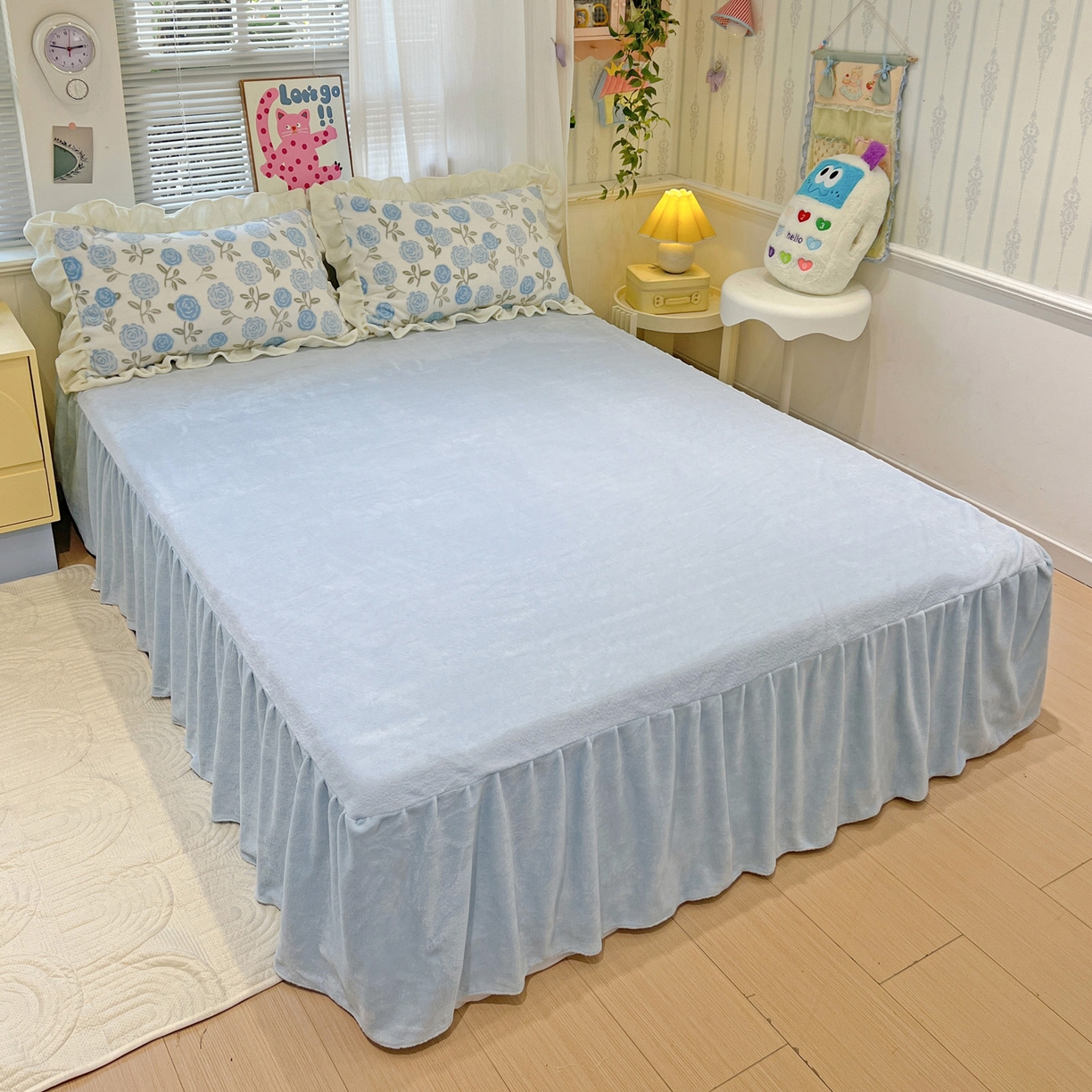 91家纺网 家纺一手货源 找家纺 （总）麦朵家居 2025花边款雕花绒立体印花牛奶绒高克重宝宝绒床裙款四件套牛奶绒床笠兔绒三件套