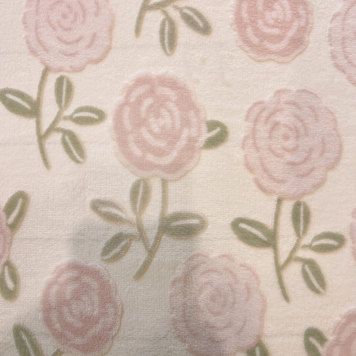 91家纺网 家纺一手货源 找家纺 麦朵家居 2025花边款雕花绒立体印花牛奶绒高克重宝宝绒床裙款四件套牛奶绒床笠兔绒三件套 蔷薇-粉