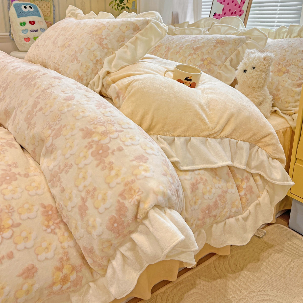 麦朵家居 2025花边款雕花绒立体印花牛奶绒高克重宝宝绒床裙款四件套牛奶绒床笠兔绒三件套 花季-黄