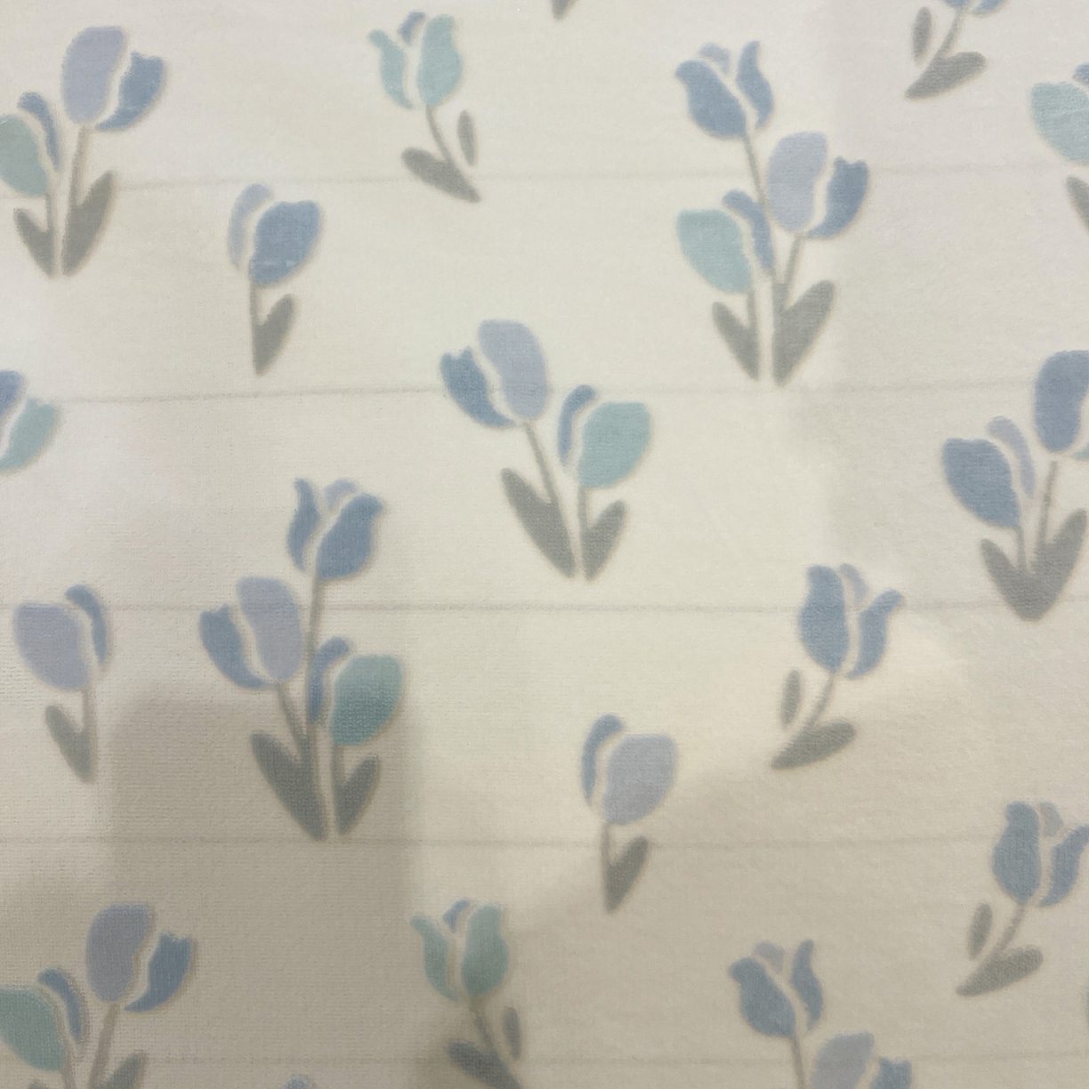 91家纺网 家纺一手货源 找家纺 麦朵家居 2025花边款雕花绒立体印花牛奶绒高克重宝宝绒床裙款四件套牛奶绒床笠兔绒三件套 花梦-兰