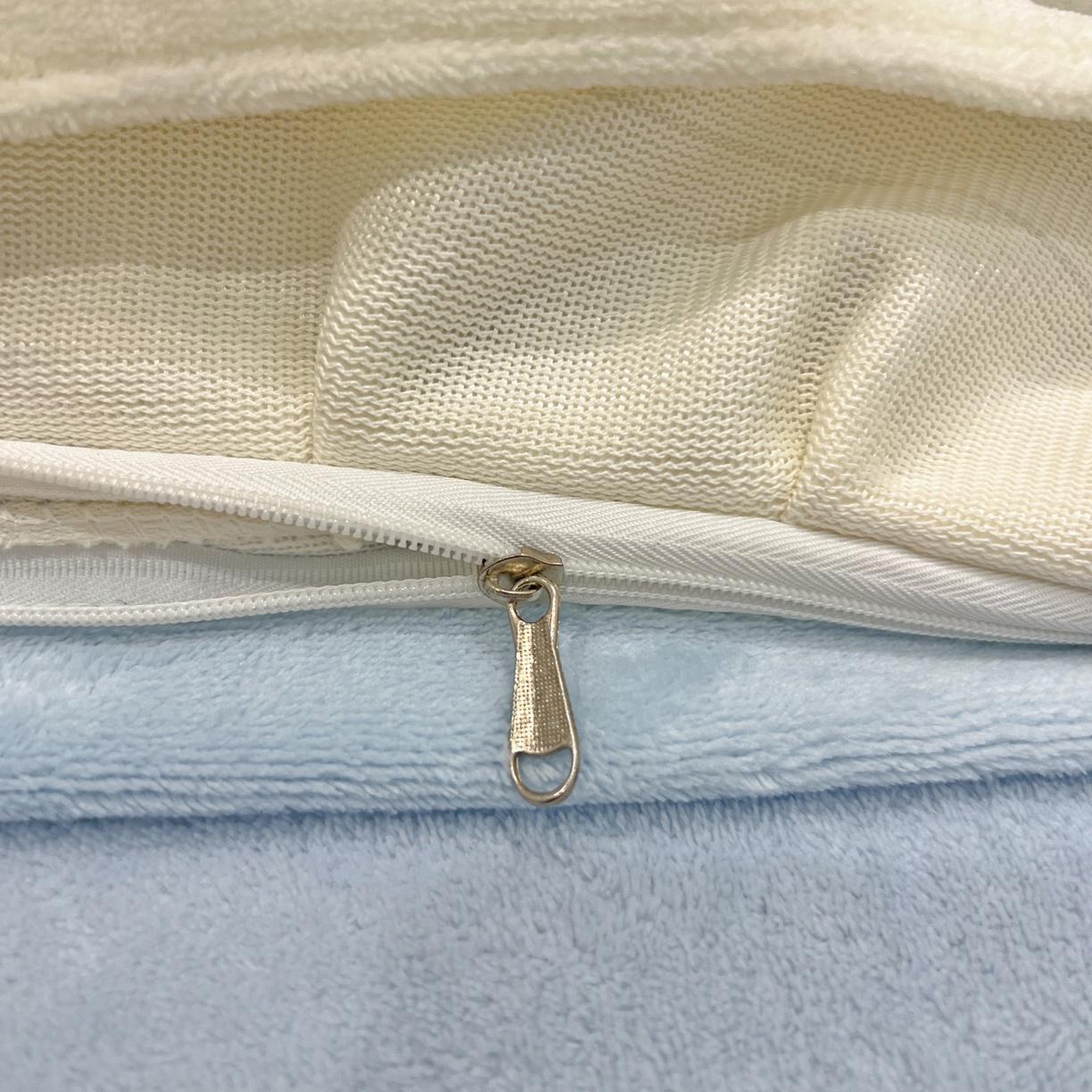 91家纺网 家纺一手货源 找家纺 麦朵家居 2025花边款雕花绒立体印花牛奶绒高克重宝宝绒床裙款四件套牛奶绒床笠兔绒三件套 花梦-兰