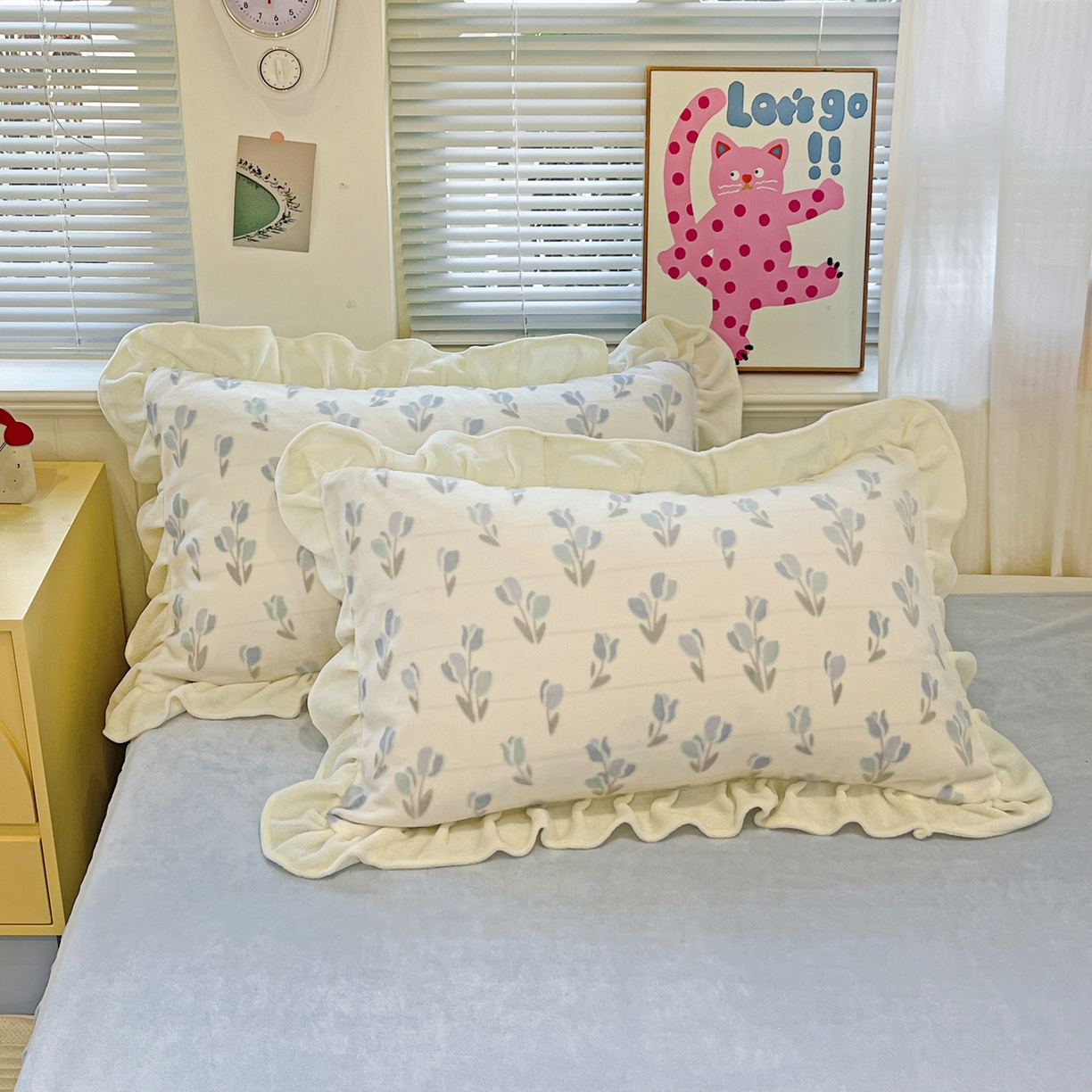 91家纺网 家纺一手货源 找家纺 麦朵家居 2025花边款雕花绒立体印花牛奶绒高克重宝宝绒床裙款四件套牛奶绒床笠兔绒三件套 花梦-兰