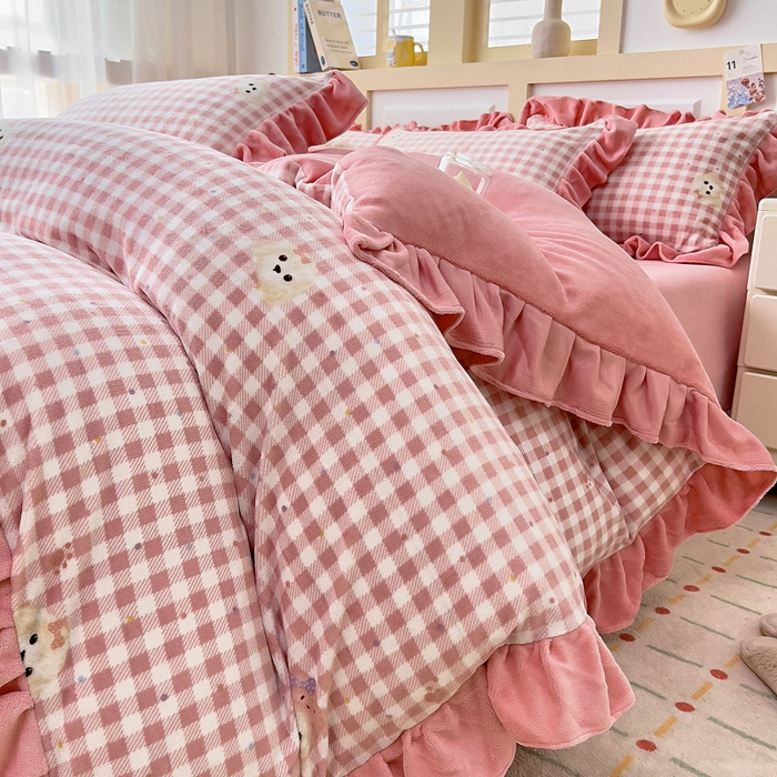 91家纺网 家纺一手货源 找家纺 （总）找底底家纺 2025新款韩版加厚8斤牛奶绒花边四件套（日发50套优惠10元一套）