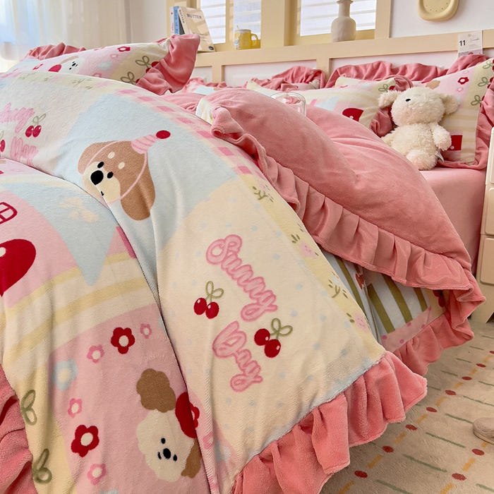 91家纺网 家纺一手货源 找家纺 （总）找底底家纺 2025新款韩版加厚8斤牛奶绒花边四件套（日发50套优惠10元一套）