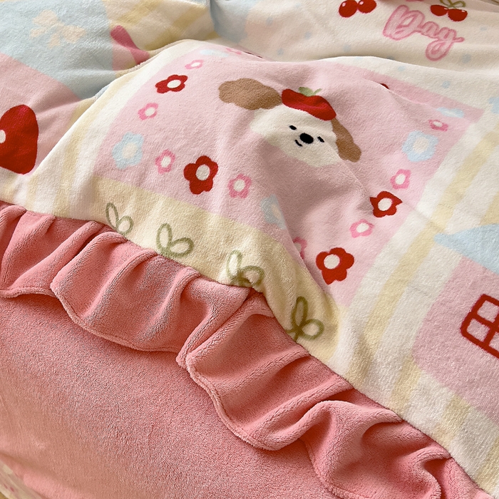 91家纺网 家纺一手货源 找家纺 找底底家纺 2025新款韩版加厚8斤牛奶绒花边四件套（日发50套优惠10元一套） 方块狗