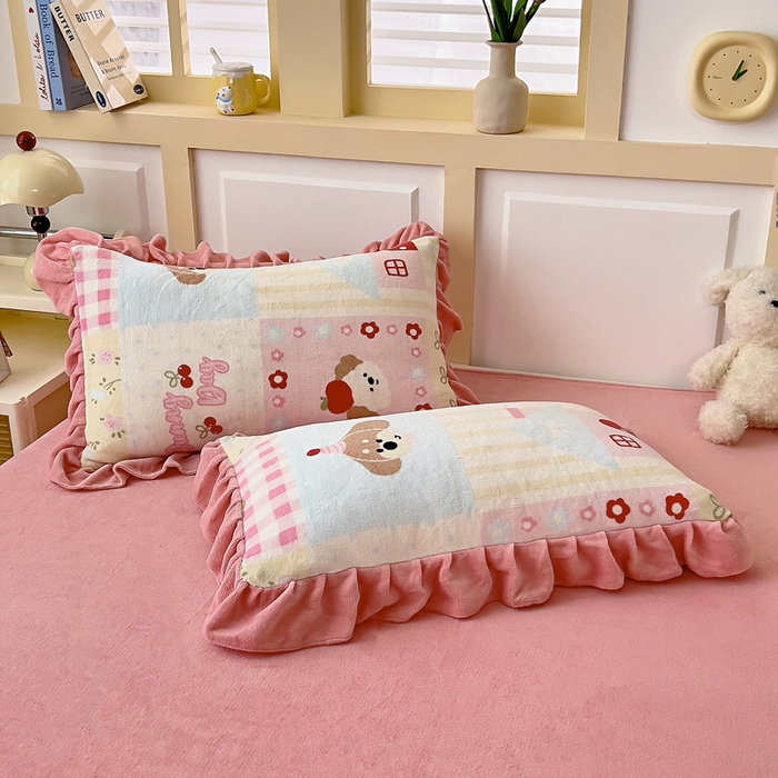 91家纺网 家纺一手货源 找家纺 找底底家纺 2025新款韩版加厚8斤牛奶绒花边四件套（日发50套优惠10元一套） 方块狗