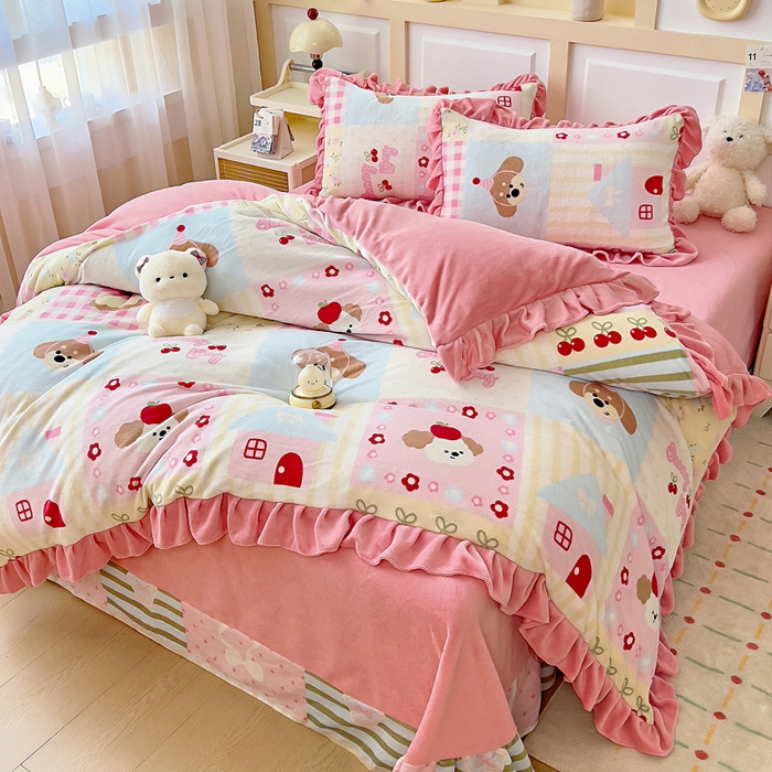 91家纺网 家纺一手货源 找家纺 找底底家纺 2025新款韩版加厚8斤牛奶绒花边四件套（日发50套优惠10元一套） 方块狗