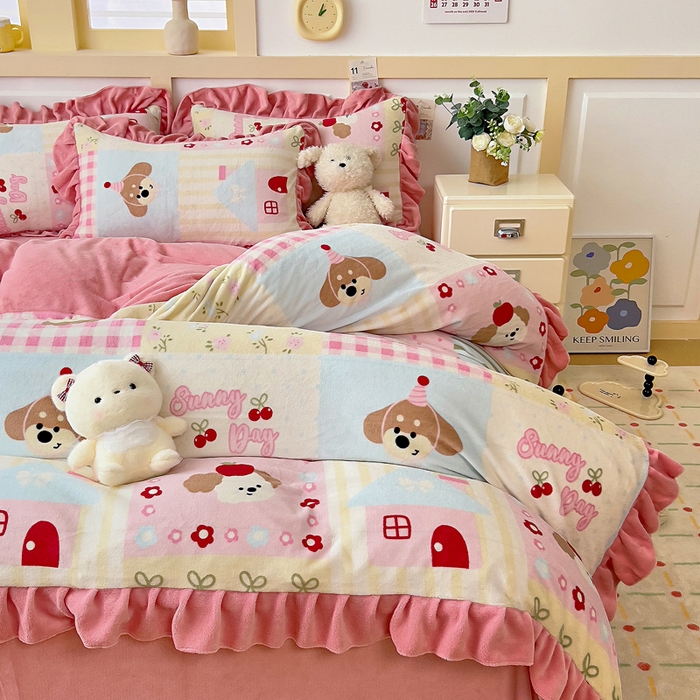 91家纺网 家纺一手货源 找家纺 找底底家纺 2025新款韩版加厚8斤牛奶绒花边四件套（日发50套优惠10元一套） 方块狗