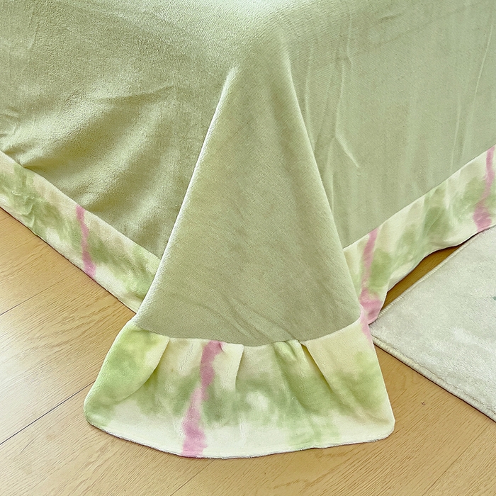 91家纺网 家纺一手货源 找家纺 找底底家纺 2025新款韩版加厚8斤牛奶绒花边四件套（日发50套优惠10元一套） 粉黛染青格