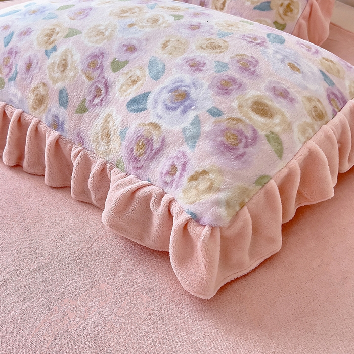 91家纺网 家纺一手货源 找家纺 找底底家纺 2025新款韩版加厚8斤牛奶绒花边四件套（日发50套优惠10元一套） 粉花漫