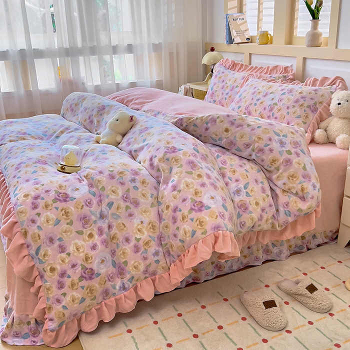 91家纺网 家纺一手货源 找家纺 找底底家纺 2025新款韩版加厚8斤牛奶绒花边四件套（日发50套优惠10元一套） 粉花漫