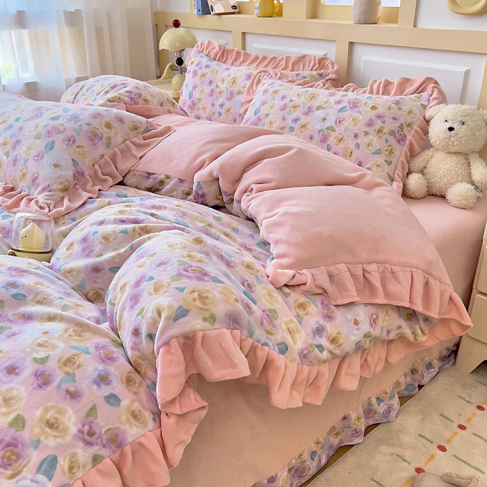 91家纺网 家纺一手货源 找家纺 找底底家纺 2025新款韩版加厚8斤牛奶绒花边四件套（日发50套优惠10元一套） 粉花漫