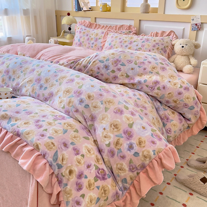 91家纺网 家纺一手货源 找家纺 找底底家纺 2025新款韩版加厚8斤牛奶绒花边四件套（日发50套优惠10元一套） 粉花漫