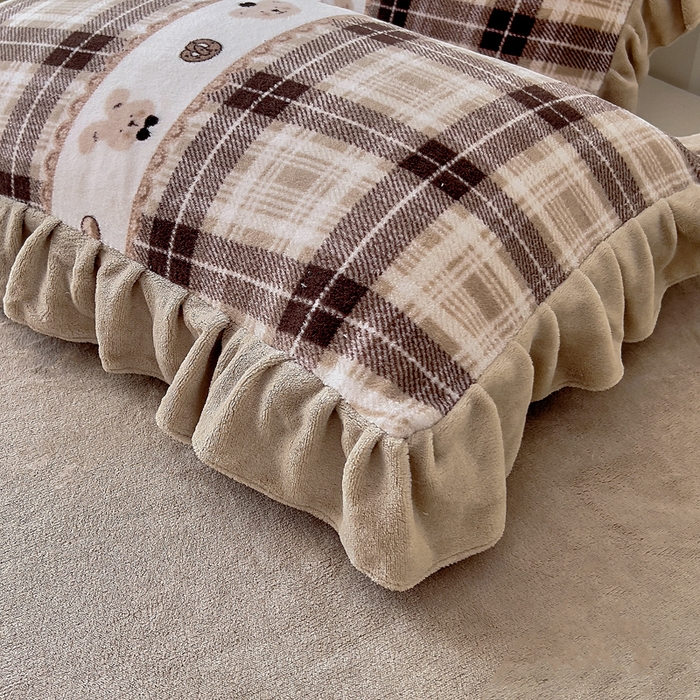 91家纺网 家纺一手货源 找家纺 找底底家纺 2025新款韩版加厚8斤牛奶绒花边四件套（日发50套优惠10元一套） 格兔暖兮