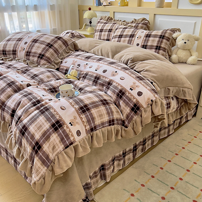 91家纺网 家纺一手货源 找家纺 找底底家纺 2025新款韩版加厚8斤牛奶绒花边四件套（日发50套优惠10元一套） 格兔暖兮