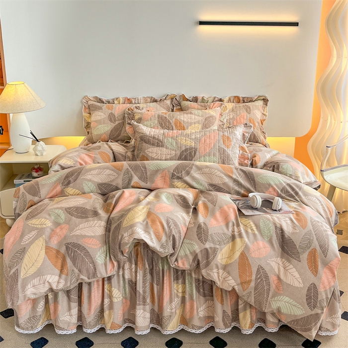 91家纺网 家纺一手货源 找家纺 缦彩 2025新款全棉加厚夹棉磨毛纯棉床裙套件公主风印花防滑床罩四件套-夹棉款 春熙-咖