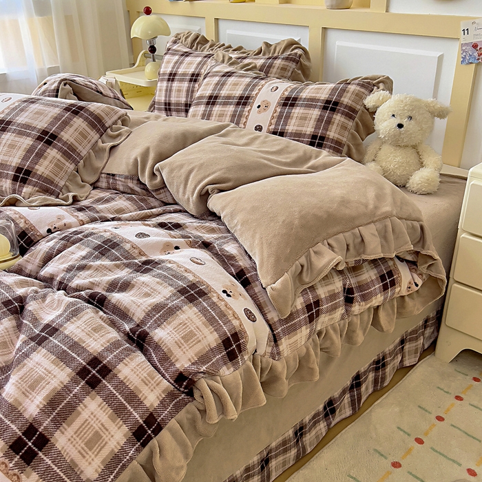 91家纺网 家纺一手货源 找家纺 找底底家纺 2025新款韩版加厚8斤牛奶绒花边四件套（日发50套优惠10元一套） 格兔暖兮