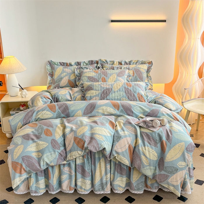 91家纺网 家纺一手货源 找家纺 缦彩 2025新款全棉加厚夹棉磨毛纯棉床裙套件公主风印花防滑床罩四件套-夹棉款 春熙-蓝