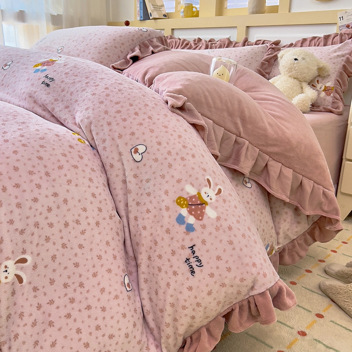 找底底家纺 2025新款韩版加厚8斤牛奶绒花边四件套（日发50套优惠10元一套） 花兔絮语