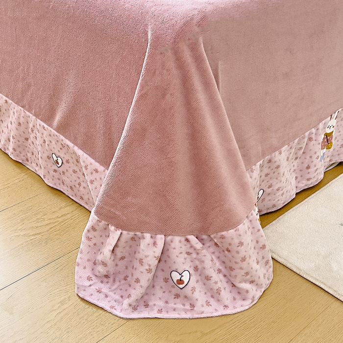 91家纺网 家纺一手货源 找家纺 找底底家纺 2025新款韩版加厚8斤牛奶绒花边四件套（日发50套优惠10元一套） 花兔絮语