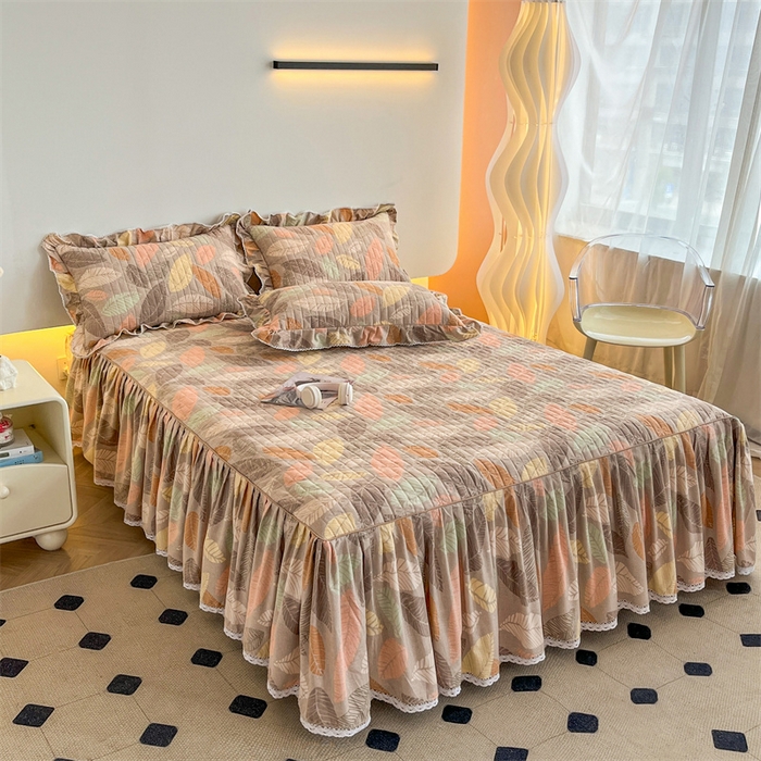 91家纺网 家纺一手货源 找家纺 缦彩 2025新款全棉加厚夹棉磨毛纯棉床裙套件公主风印花防滑床罩四件套-夹棉款 春熙-咖