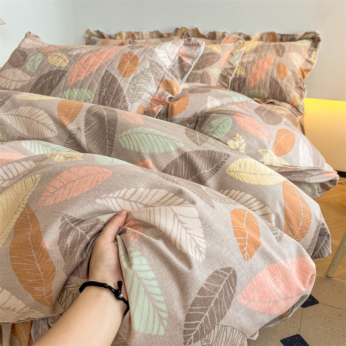 91家纺网 家纺一手货源 找家纺 缦彩 2025新款全棉加厚夹棉磨毛纯棉床裙套件公主风印花防滑床罩四件套-夹棉款 春熙-咖