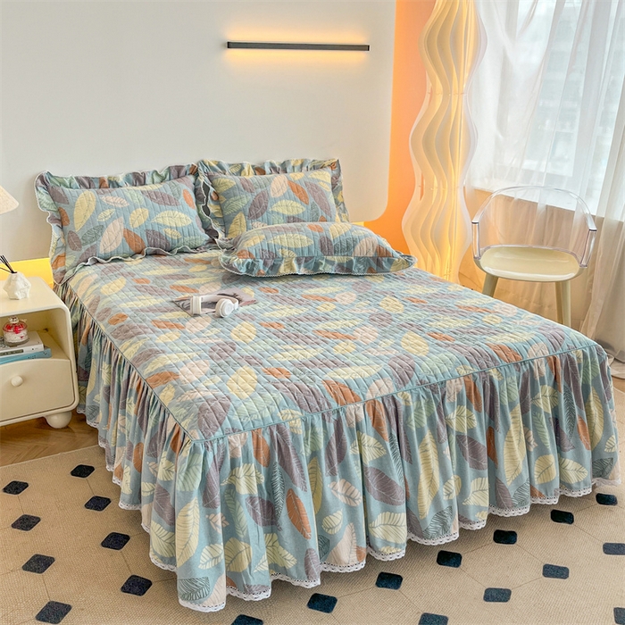 91家纺网 家纺一手货源 找家纺 缦彩 2025新款全棉加厚夹棉磨毛纯棉床裙套件公主风印花防滑床罩四件套-夹棉款 春熙-蓝