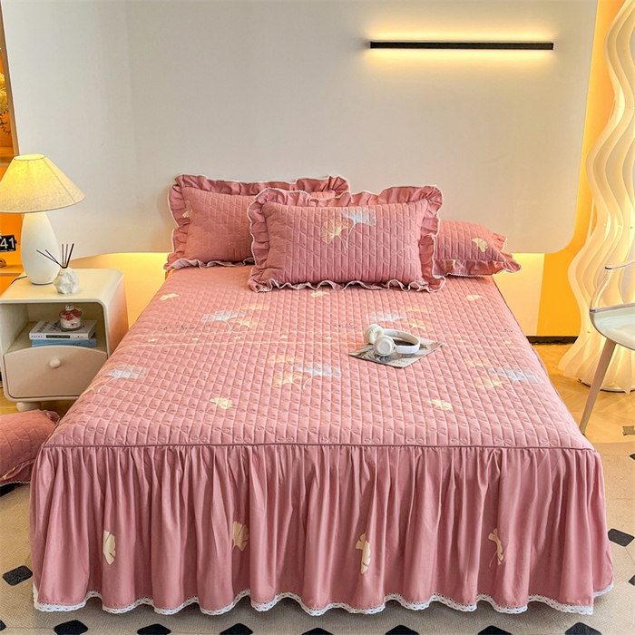 91家纺网 家纺一手货源 找家纺 缦彩 2025新款全棉加厚夹棉磨毛纯棉床裙套件公主风印花防滑床罩四件套-夹棉款 风中倩影-豆沙