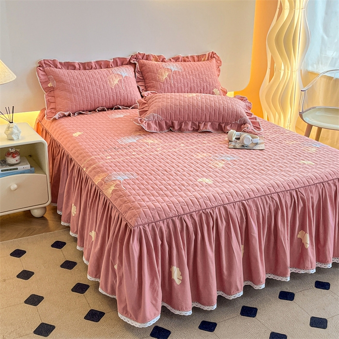 91家纺网 家纺一手货源 找家纺 缦彩 2025新款全棉加厚夹棉磨毛纯棉床裙套件公主风印花防滑床罩四件套-夹棉款 风中倩影-豆沙