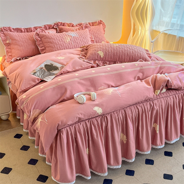 91家纺网 家纺一手货源 找家纺 缦彩 2025新款全棉加厚夹棉磨毛纯棉床裙套件公主风印花防滑床罩四件套-夹棉款 风中倩影-豆沙