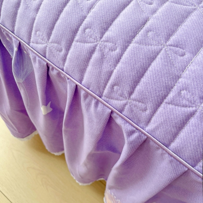 91家纺网 家纺一手货源 找家纺 缦彩 2025新款全棉加厚夹棉磨毛纯棉床裙套件公主风印花防滑床罩四件套-夹棉款 花信光夕紫