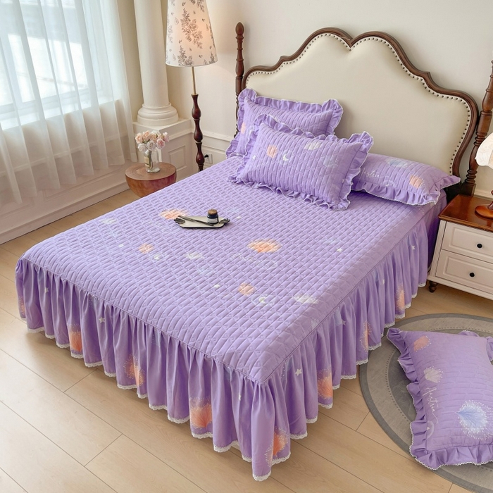 91家纺网 家纺一手货源 找家纺 缦彩 2025新款全棉加厚夹棉磨毛纯棉床裙套件公主风印花防滑床罩四件套-夹棉款 花信光夕紫