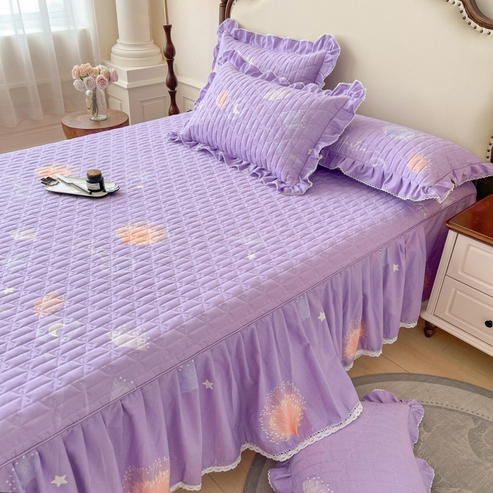 91家纺网 家纺一手货源 找家纺 缦彩 2025新款全棉加厚夹棉磨毛纯棉床裙套件公主风印花防滑床罩四件套-夹棉款 花信光夕紫