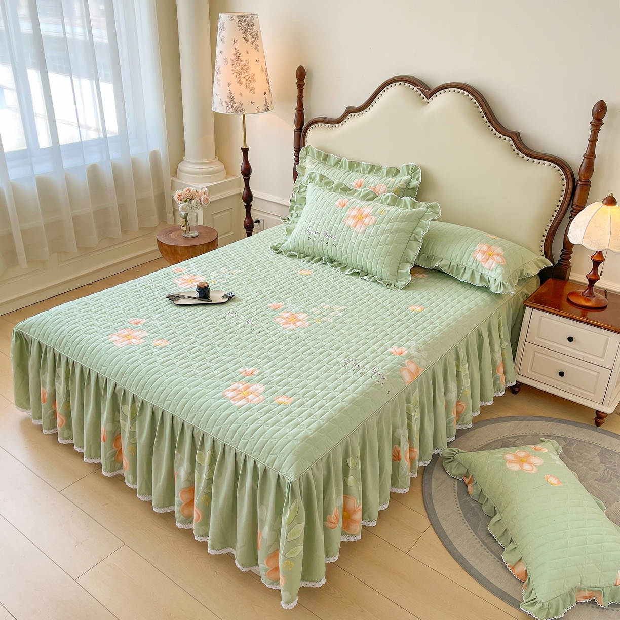 91家纺网 家纺一手货源 找家纺 缦彩 2025新款全棉加厚夹棉磨毛纯棉床裙套件公主风印花防滑床罩四件套-夹棉款 槿花怒放绿