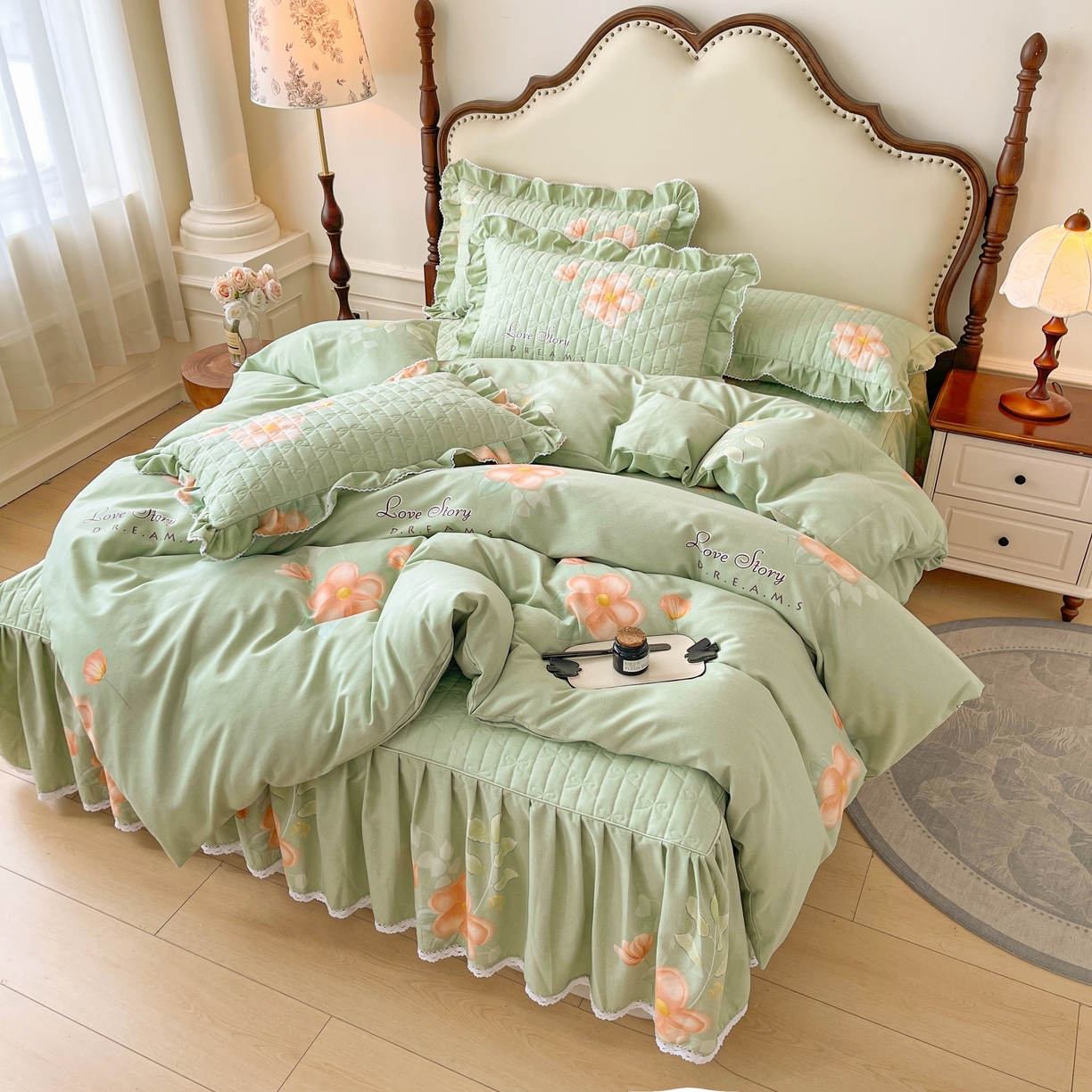 91家纺网 家纺一手货源 找家纺 缦彩 2025新款全棉加厚夹棉磨毛纯棉床裙套件公主风印花防滑床罩四件套-夹棉款 槿花怒放绿