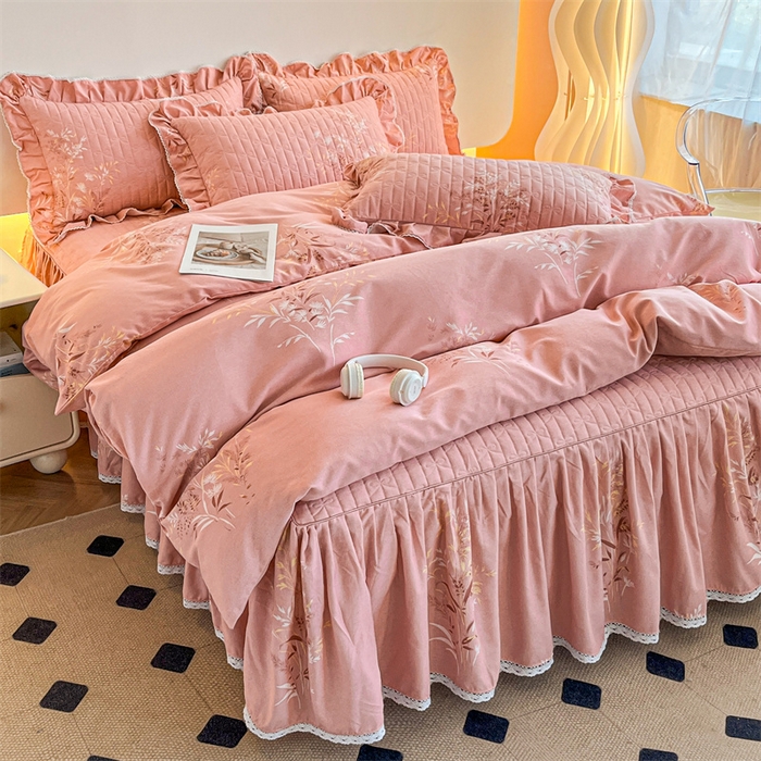 91家纺网 家纺一手货源 找家纺 缦彩 2025新款全棉加厚夹棉磨毛纯棉床裙套件公主风印花防滑床罩四件套-夹棉款 抒情花季-粉