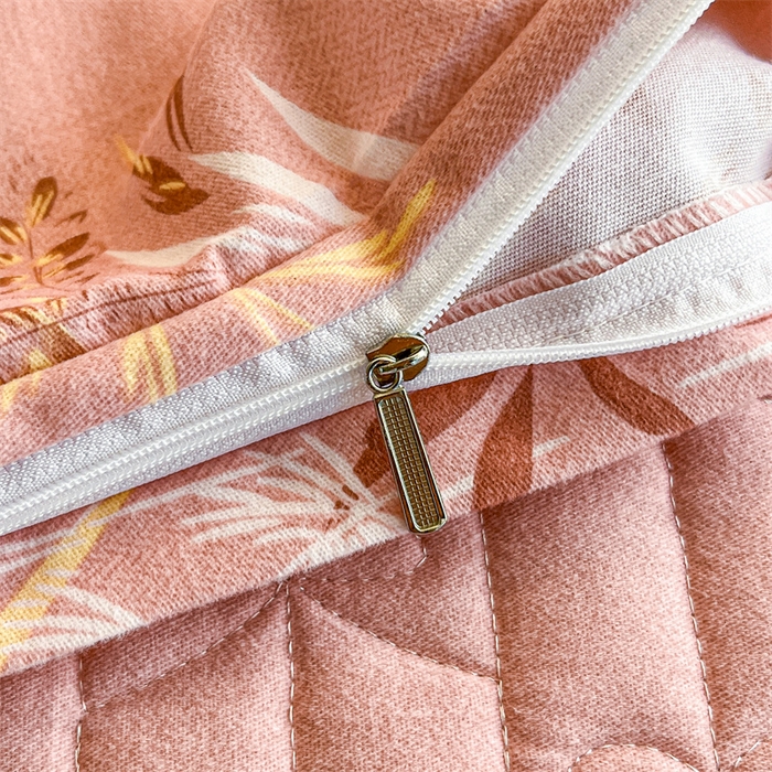 91家纺网 家纺一手货源 找家纺 缦彩 2025新款全棉加厚夹棉磨毛纯棉床裙套件公主风印花防滑床罩四件套-夹棉款 抒情花季-粉