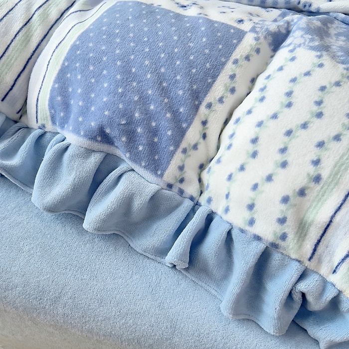 91家纺网 家纺一手货源 找家纺 找底底家纺 2025新款韩版加厚8斤牛奶绒花边四件套（日发50套优惠10元一套） 田园蓝调