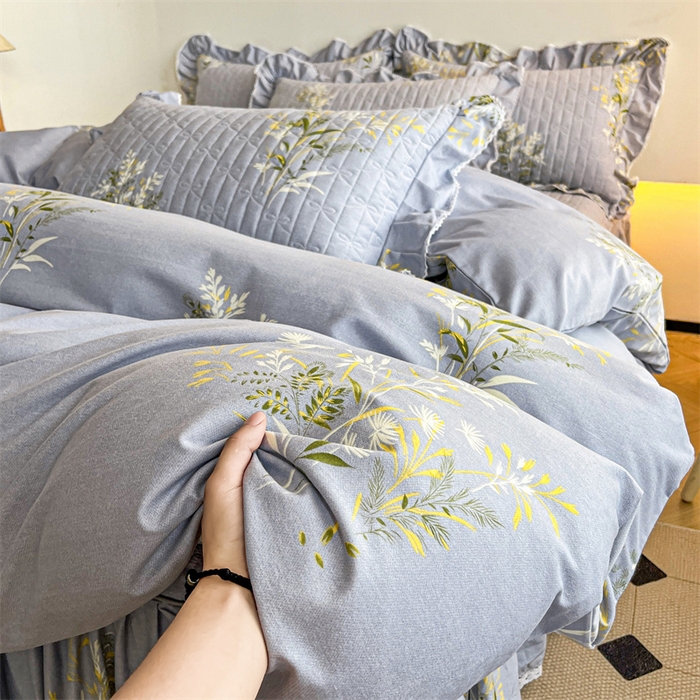91家纺网 家纺一手货源 找家纺 缦彩 2025新款全棉加厚夹棉磨毛纯棉床裙套件公主风印花防滑床罩四件套-夹棉款 抒情花季-灰
