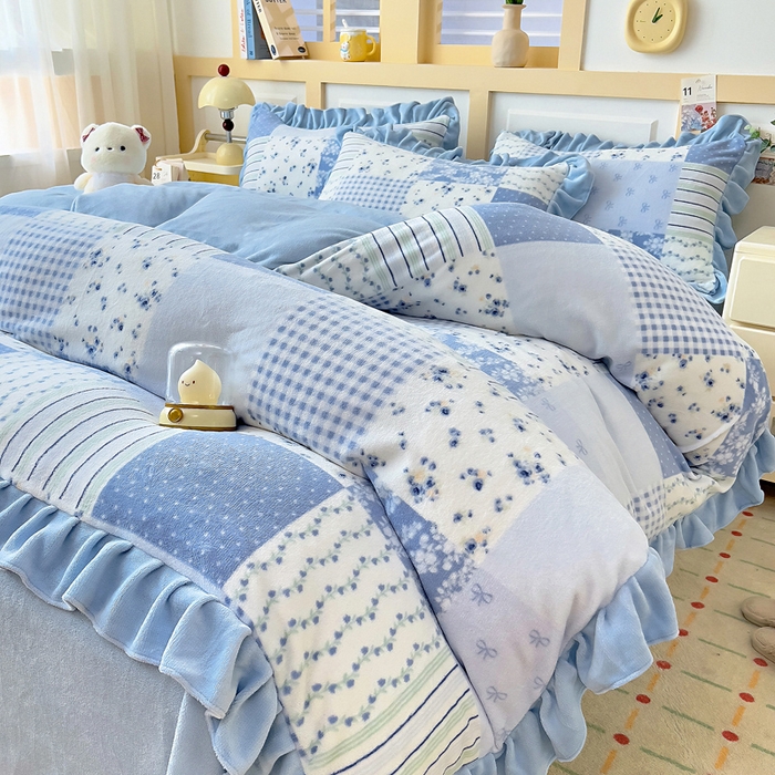 91家纺网 家纺一手货源 找家纺 找底底家纺 2025新款韩版加厚8斤牛奶绒花边四件套（日发50套优惠10元一套） 田园蓝调