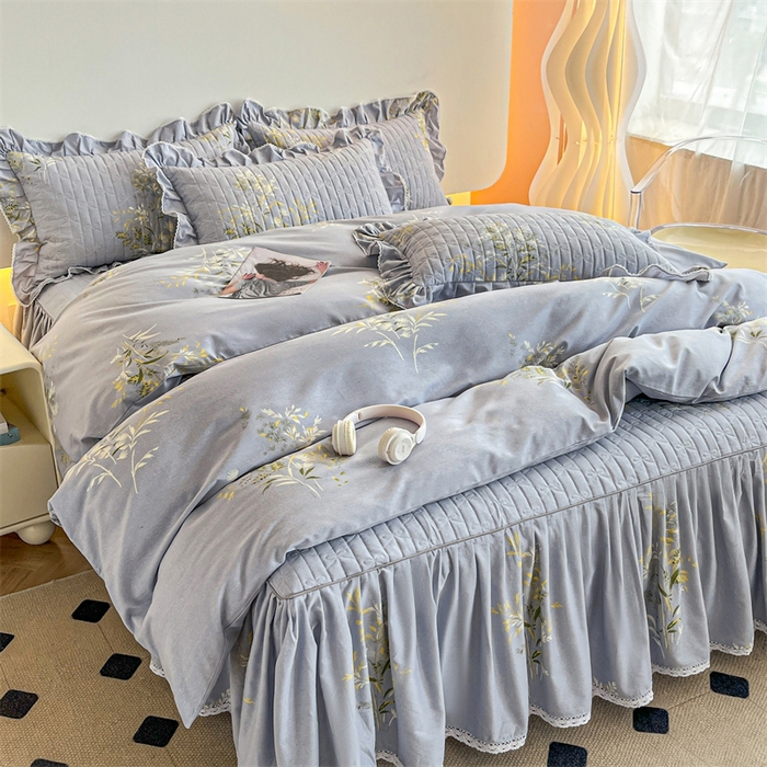 91家纺网 家纺一手货源 找家纺 缦彩 2025新款全棉加厚夹棉磨毛纯棉床裙套件公主风印花防滑床罩四件套-夹棉款 抒情花季-灰
