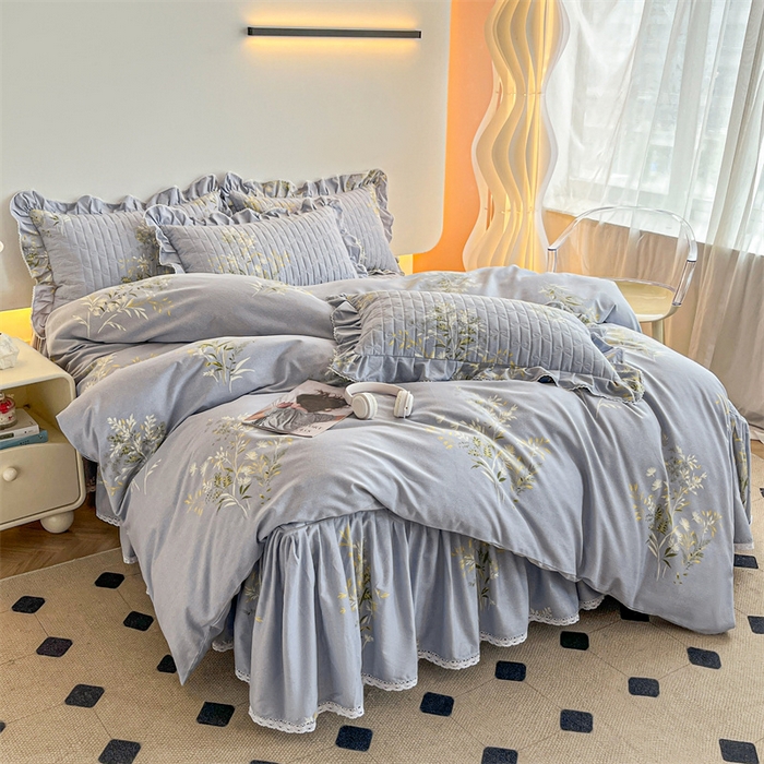 91家纺网 家纺一手货源 找家纺 缦彩 2025新款全棉加厚夹棉磨毛纯棉床裙套件公主风印花防滑床罩四件套-夹棉款 抒情花季-灰