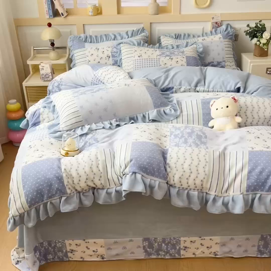91家纺网 家纺一手货源 找家纺 找底底家纺 2025新款韩版加厚8斤牛奶绒花边四件套（日发50套优惠10元一套） 田园蓝调