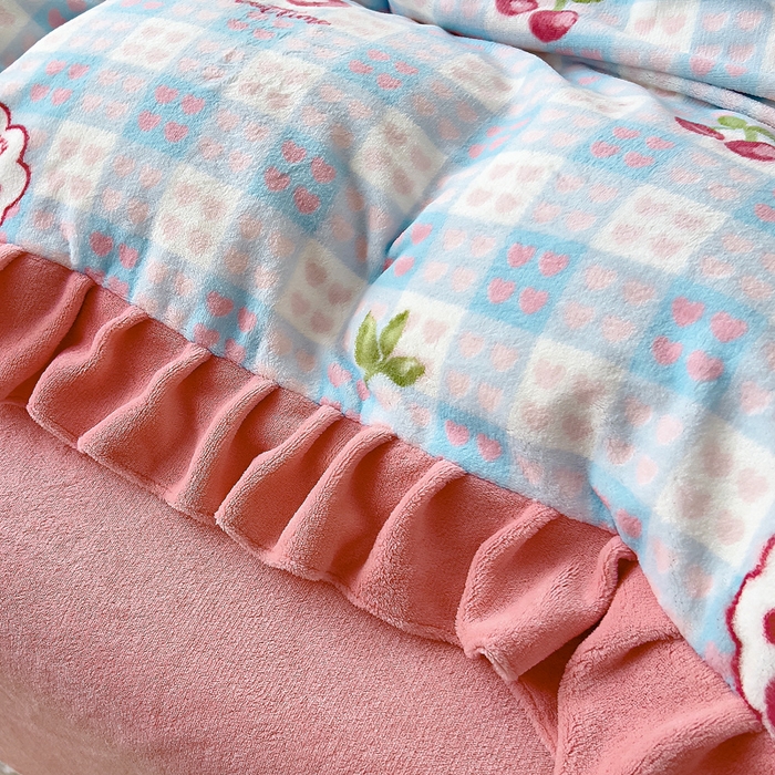 91家纺网 家纺一手货源 找家纺 找底底家纺 2025新款韩版加厚8斤牛奶绒花边四件套（日发50套优惠10元一套） 小樱格子