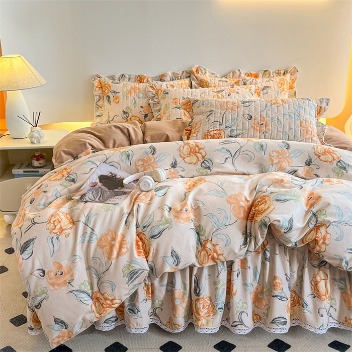 91家纺网 家纺一手货源 找家纺 缦彩 2025新款全棉加厚夹棉磨毛纯棉床裙套件公主风印花防滑床罩四件套-夹棉款 苏菲庄园-桔