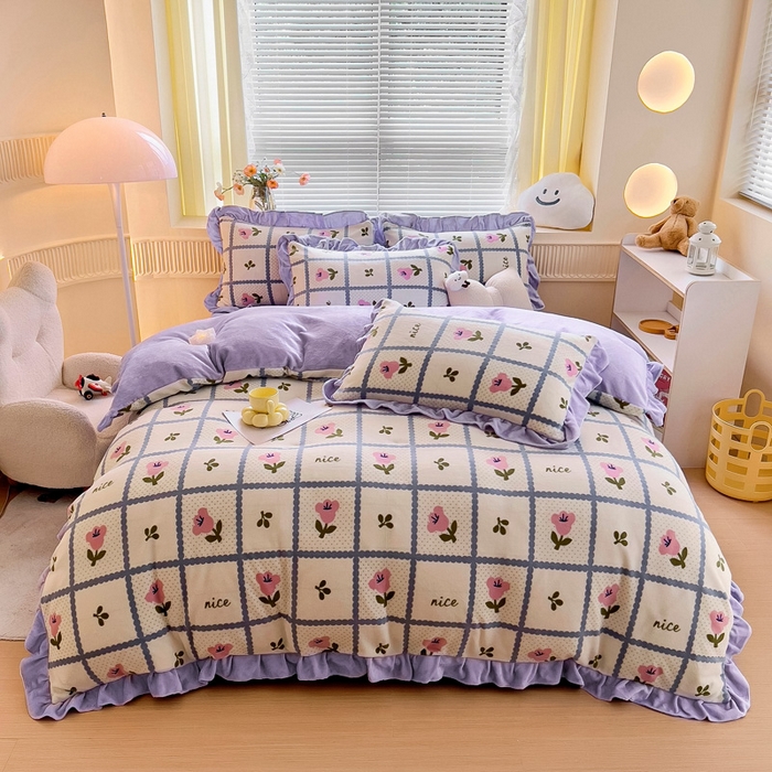 91家纺网 家纺一手货源 找家纺 找底底家纺 2025新款韩版加厚8斤牛奶绒花边四件套（日发50套优惠10元一套） 花田间