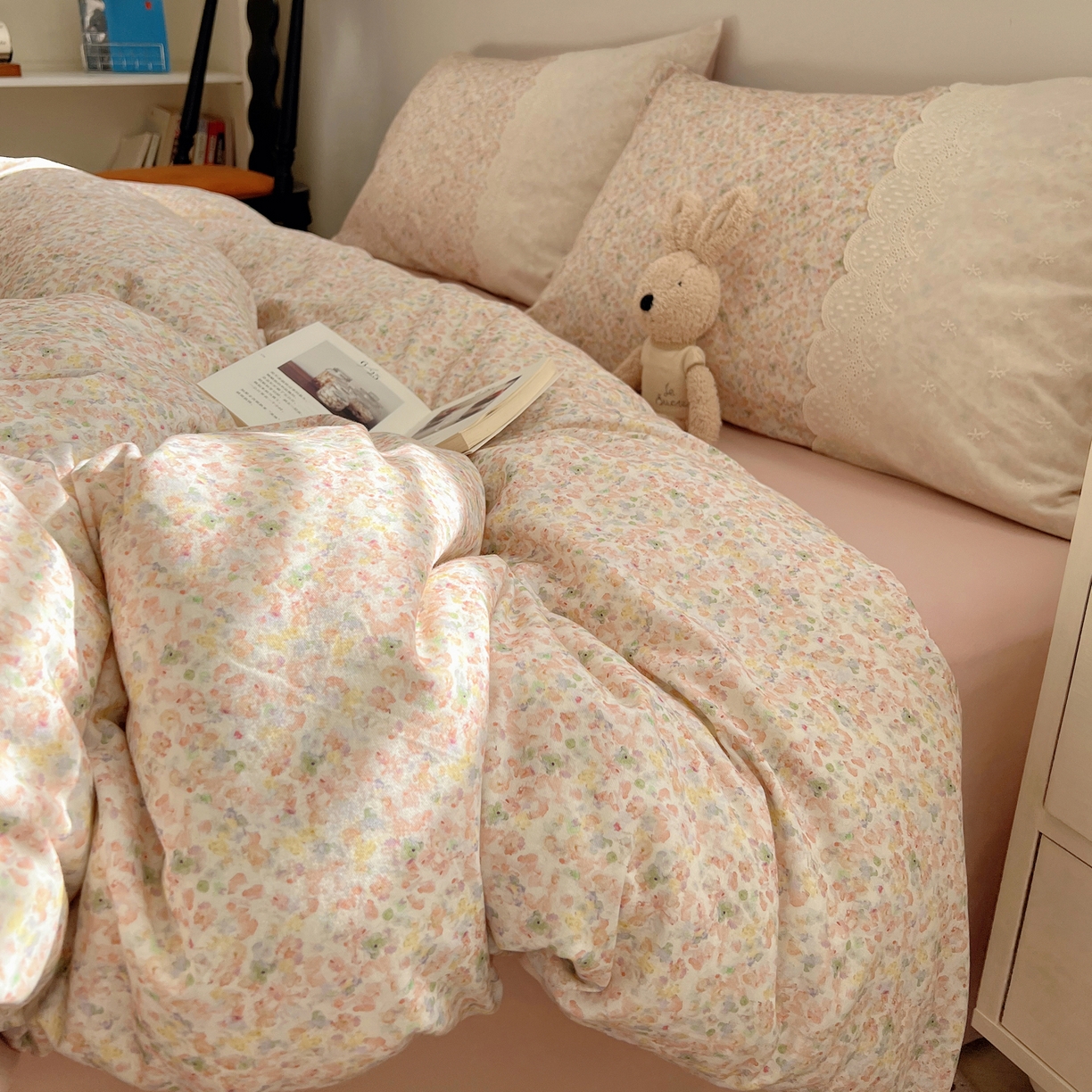 XIWEN-希文家纺 2025新款全棉淑女花边数码印花磨毛四件套 妃子笑-粉