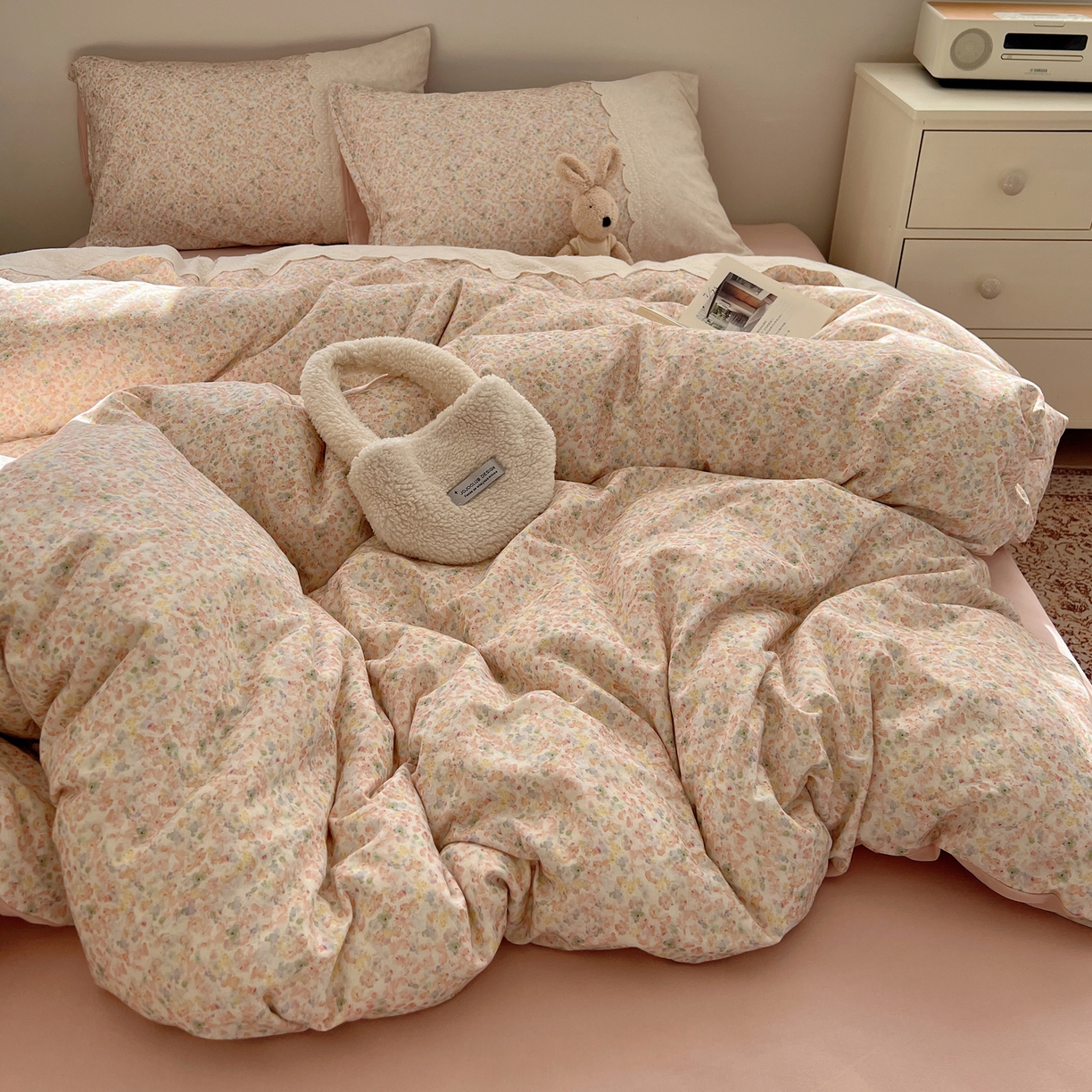 91家纺网 家纺一手货源 找家纺 XIWEN-希文家纺 2025新款全棉淑女花边数码印花磨毛四件套 妃子笑-粉