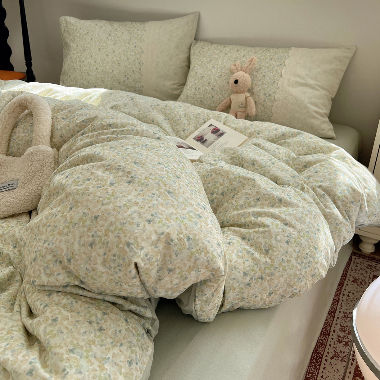 91家纺网 家纺一手货源 找家纺 XIWEN-希文家纺 2025新款全棉淑女花边数码印花磨毛四件套 妃子笑-绿