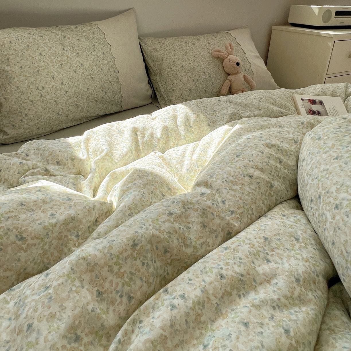 91家纺网 家纺一手货源 找家纺 XIWEN-希文家纺 2025新款全棉淑女花边数码印花磨毛四件套 妃子笑-绿